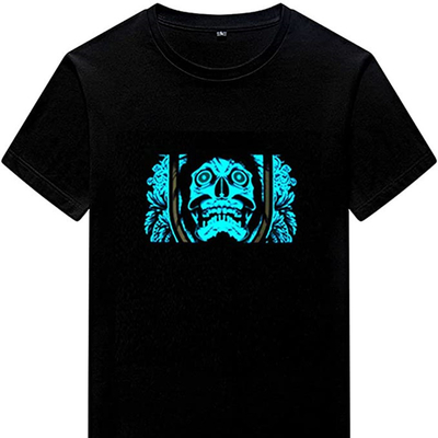 黒く点滅するLEDのTシャツの無線音楽の上の可聴周波制御ライト