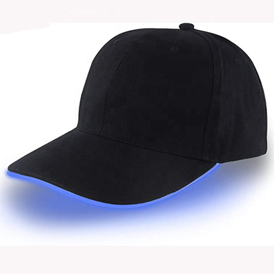 激賞党は光るLEDの野球帽が2pcs CR2016電池が付いている帽子をつける